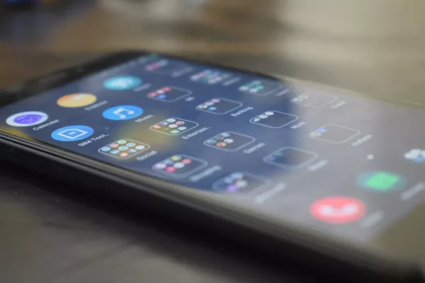 Mesterséges intelligencia a mobilokban: Itt a jövő, megérkeztek az okos asszisztenssel felvértezett telefonok!